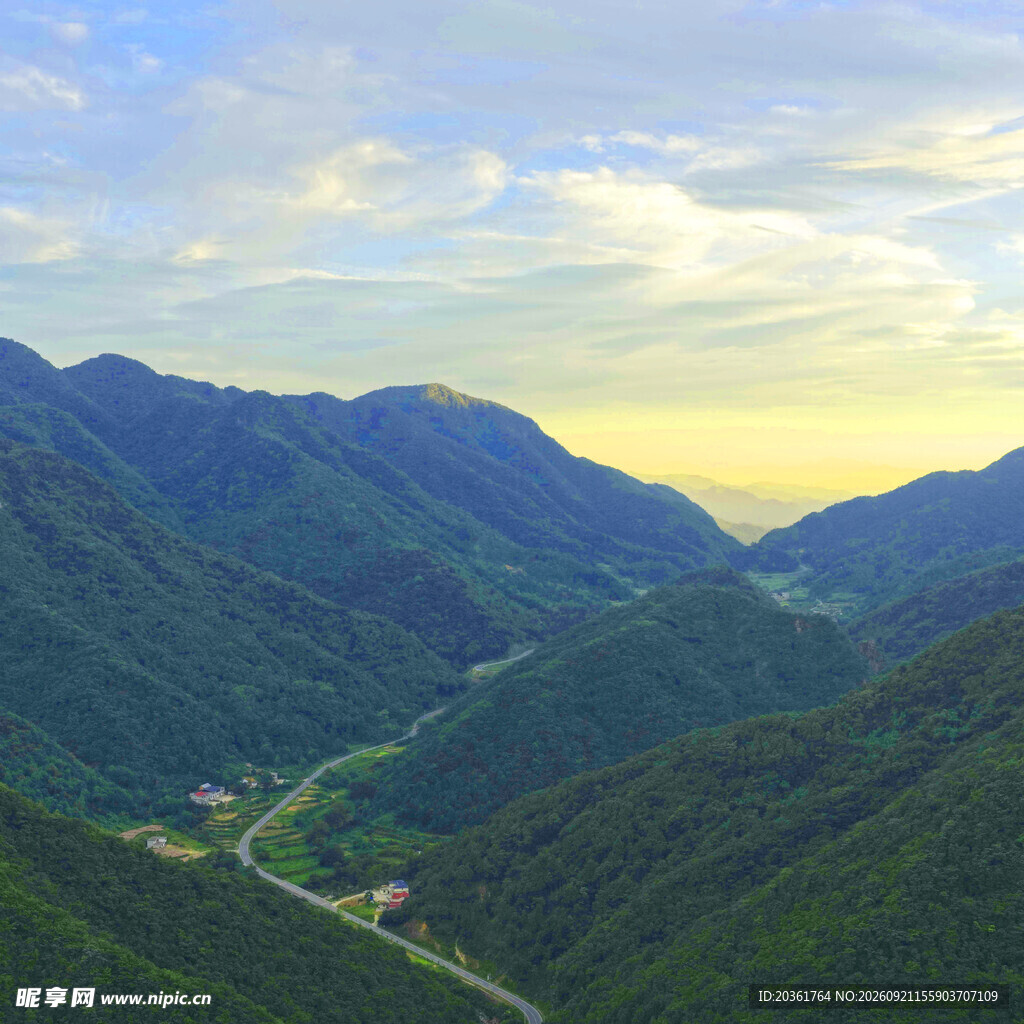 山间美景