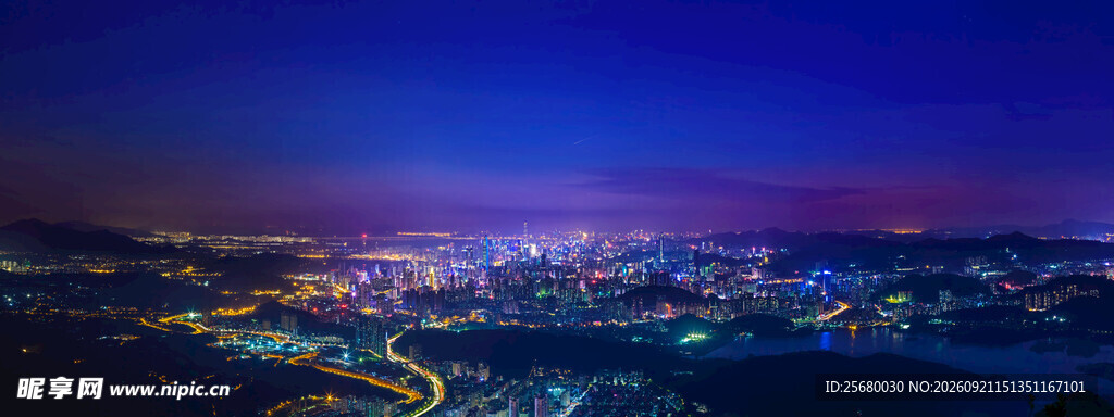 城市璀璨夜景俯瞰图