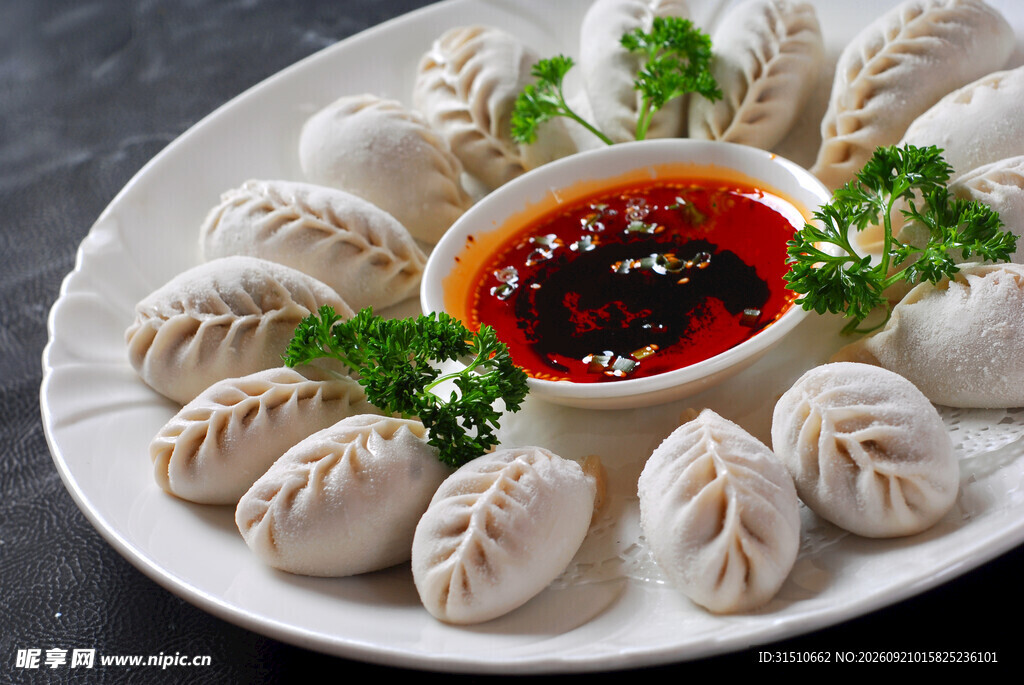 美味饺子配蘸料