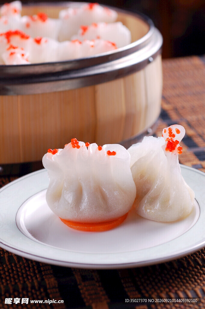 美味精致的虾肉蒸饺