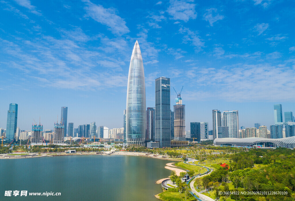 深圳城市天际线与湖景风光
