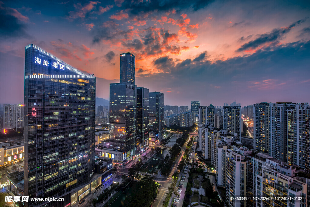 城市黄昏天际线繁华景观