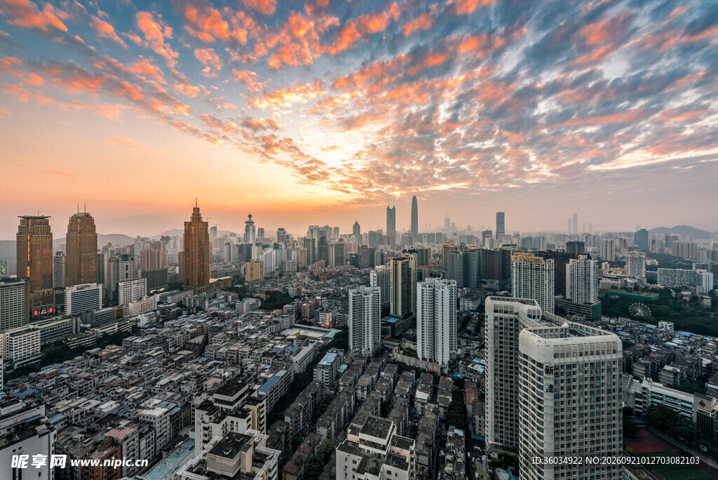 城市日落天际线壮丽景观
