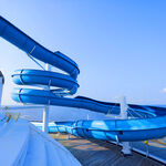 游轮甲板           