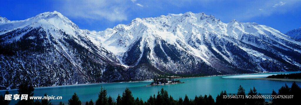 雪山蓝湖自然风光
