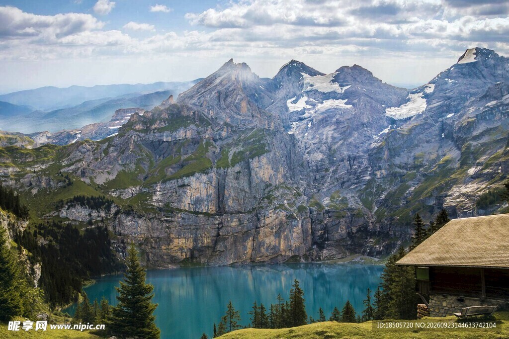 阿尔卑斯山湖风光