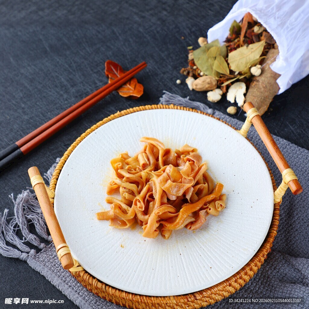 卤香肚丝美食特写