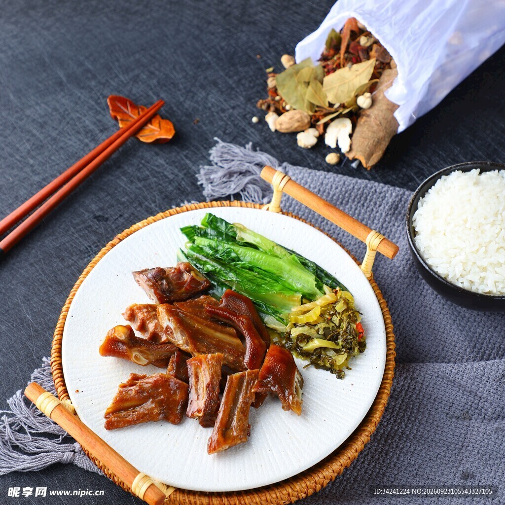 美味卤味套餐饭