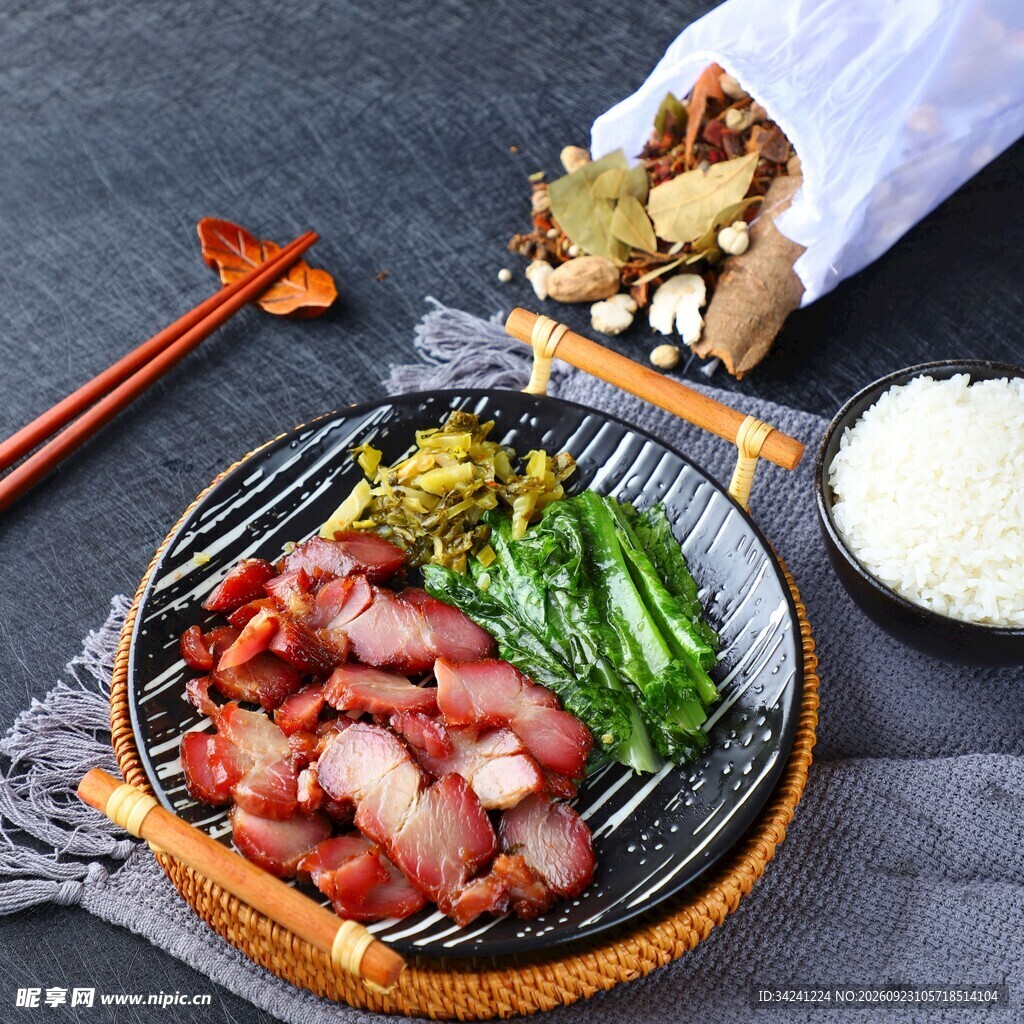 腊味青菜配白米饭