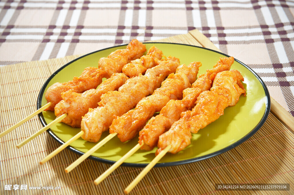 盘装美味鸡肉串