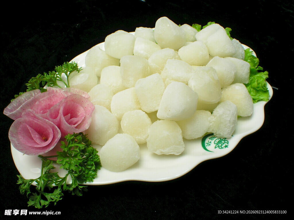 美味鱼滑菜品摆盘