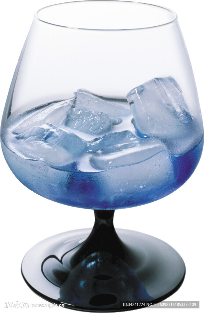装冰块的玻璃杯