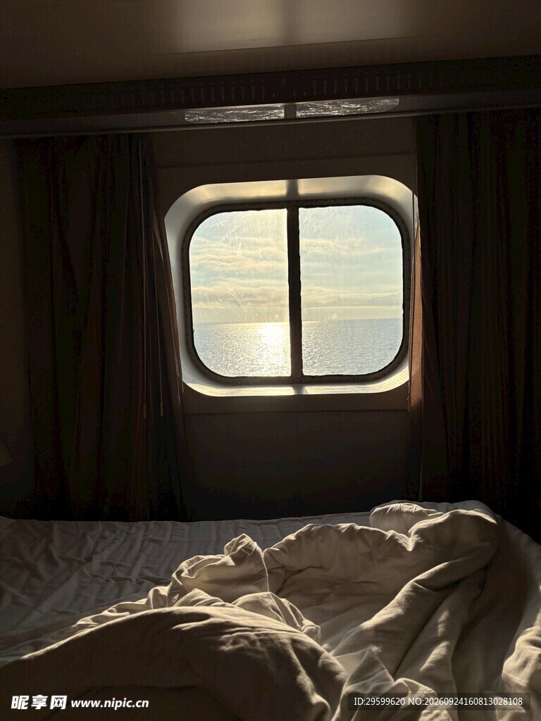 房车卧铺车窗内景