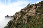 山间悬崖栈道云海风光