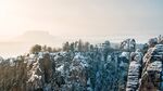 雪后长城日出风光