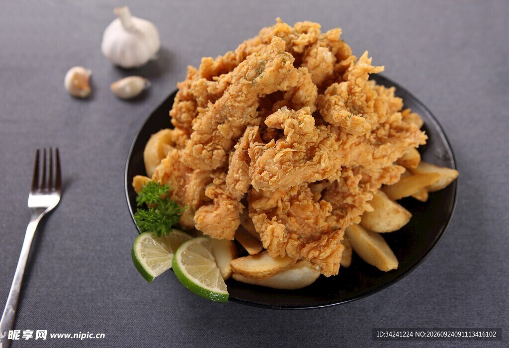 香酥炸鱿鱼美食摆盘