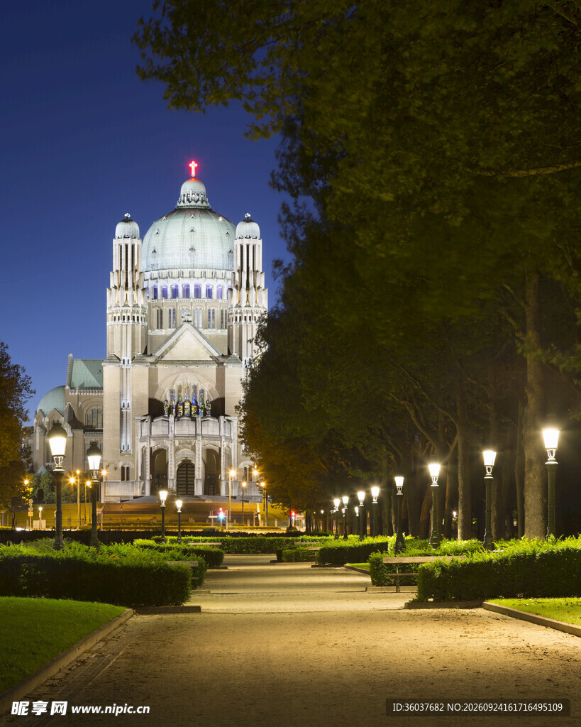 公园夜景欧式穹顶建筑