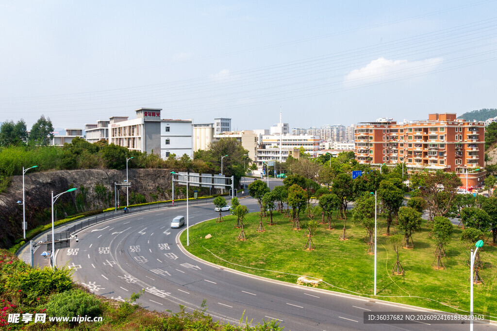 城郊道路城市景观