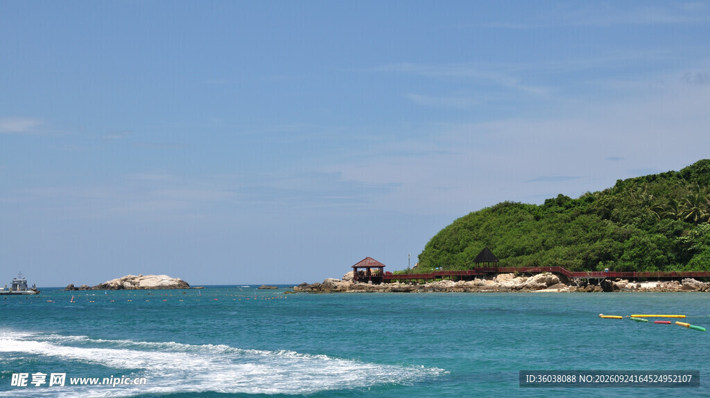 碧海蓝天海岸风光