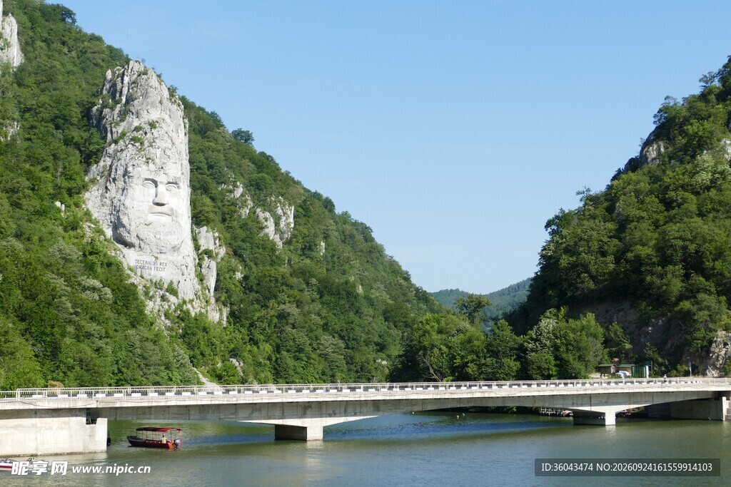 青山峡谷跨河大桥