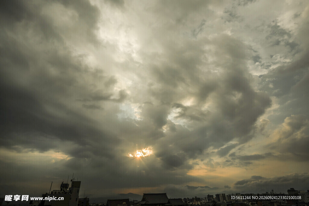黄昏阴云天空景观