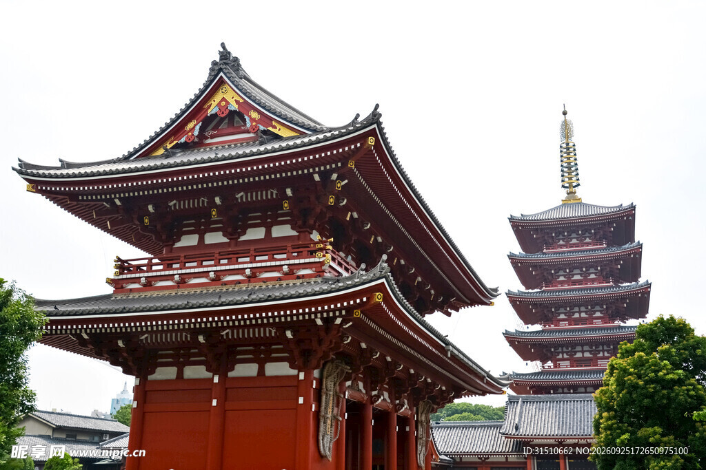 日式古寺五重塔风光