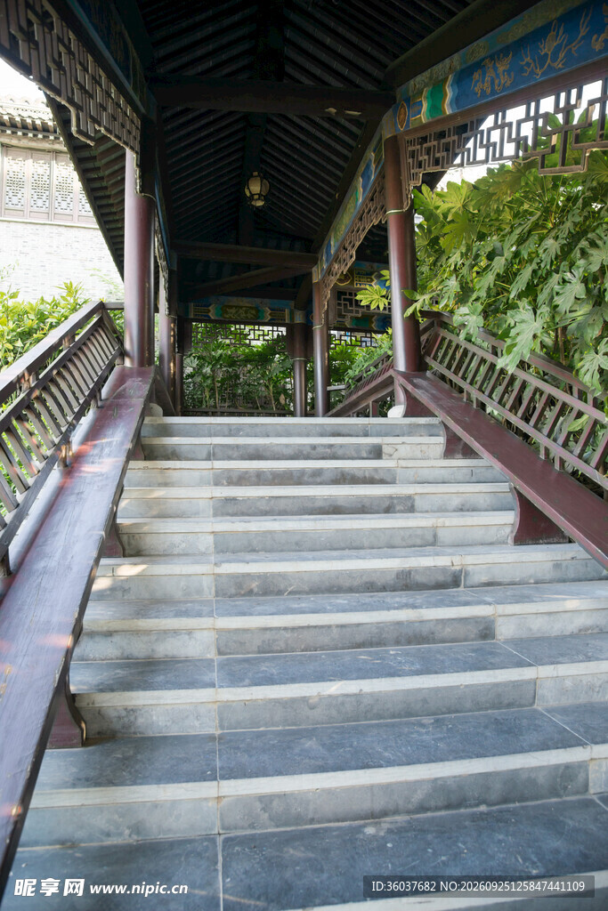 中式长廊石阶步道
