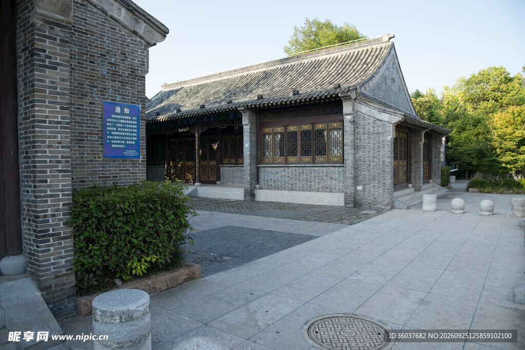 中式传统古民居院落
