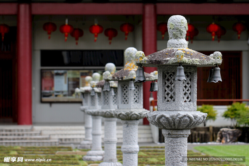 中式寺院石灯景观
