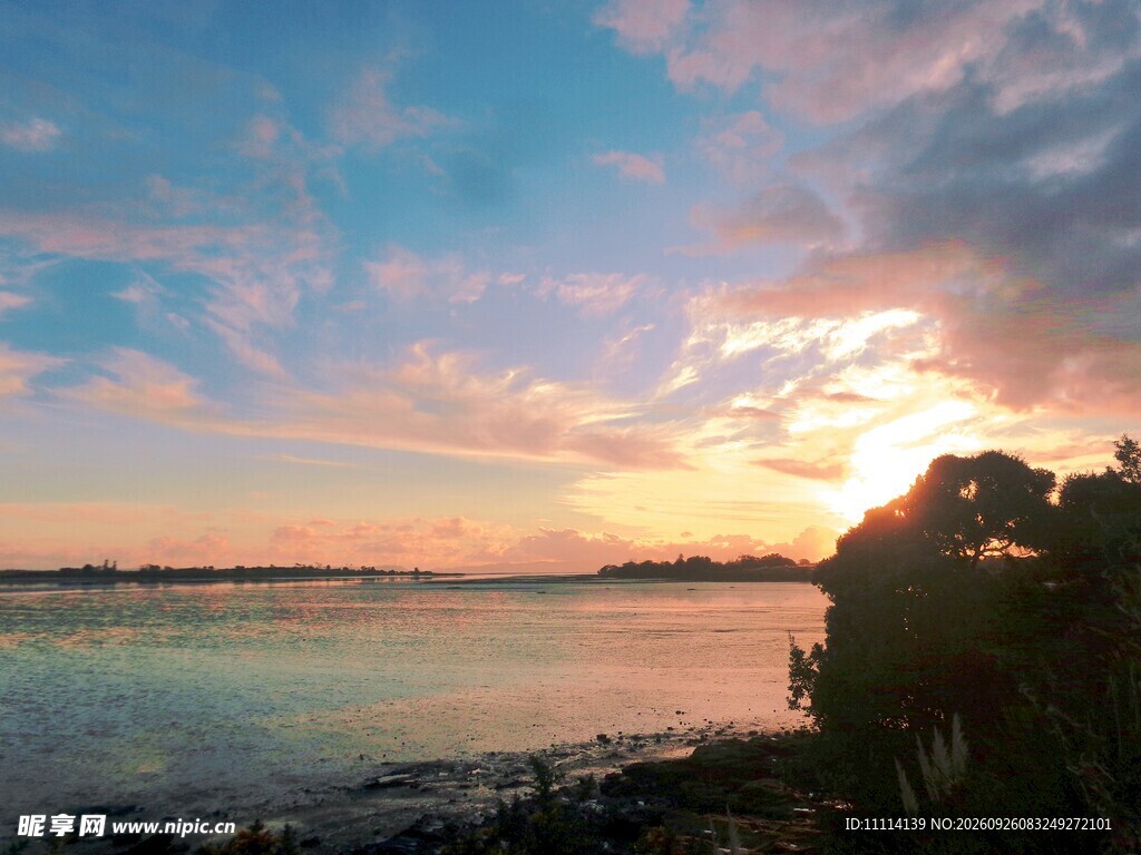 海滨日落黄昏美景
