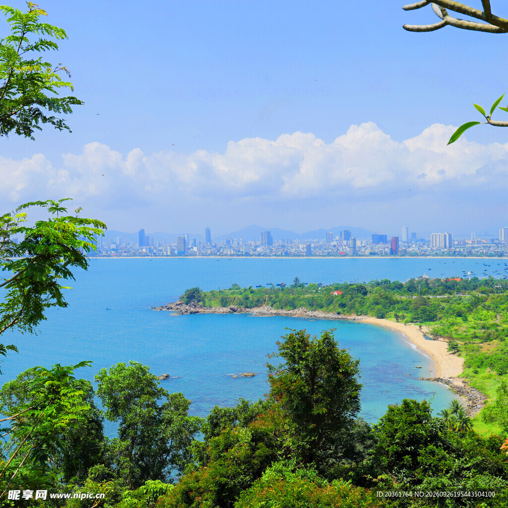 俯瞰滨海海湾美景