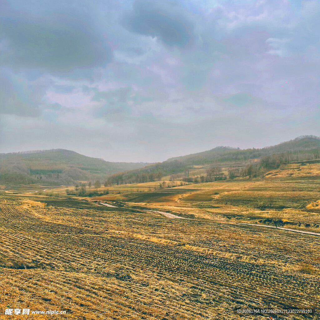 旷野田园远山风光