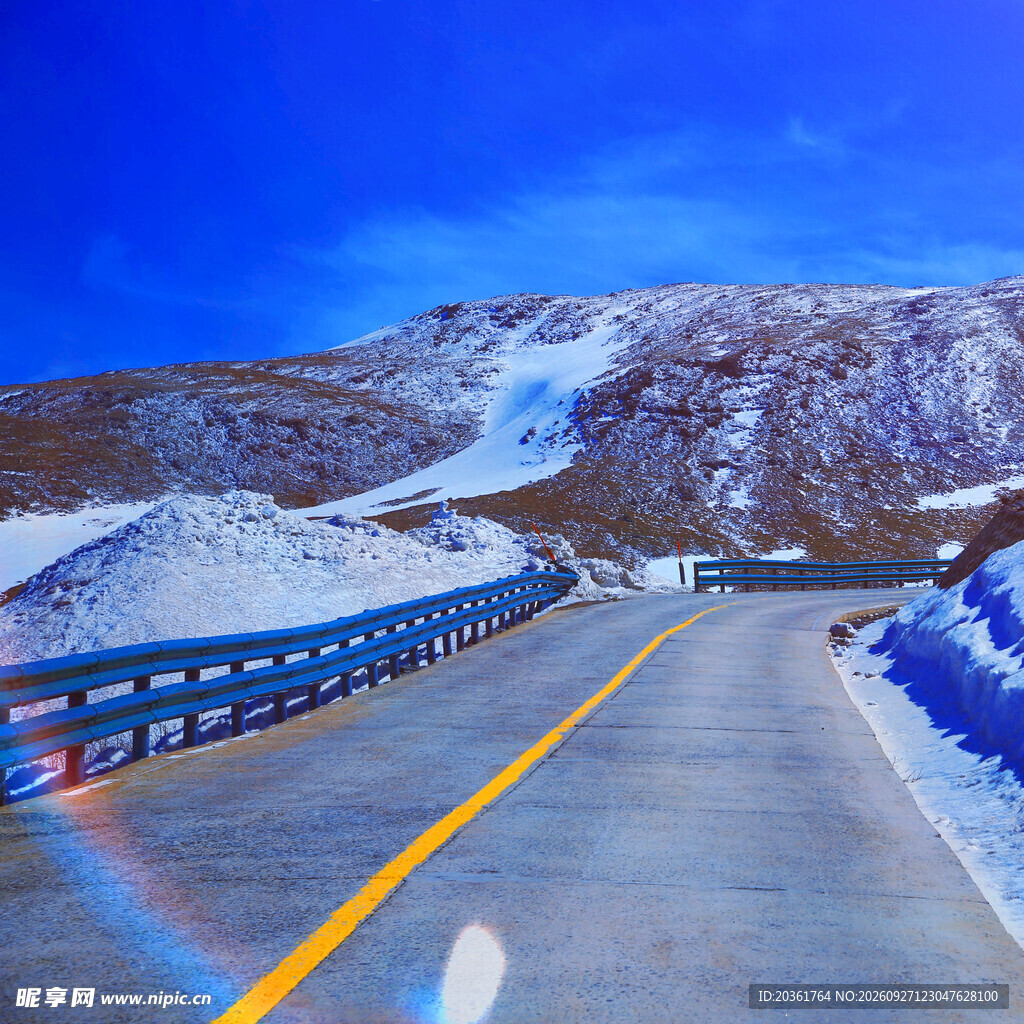 雪域高原公路风光