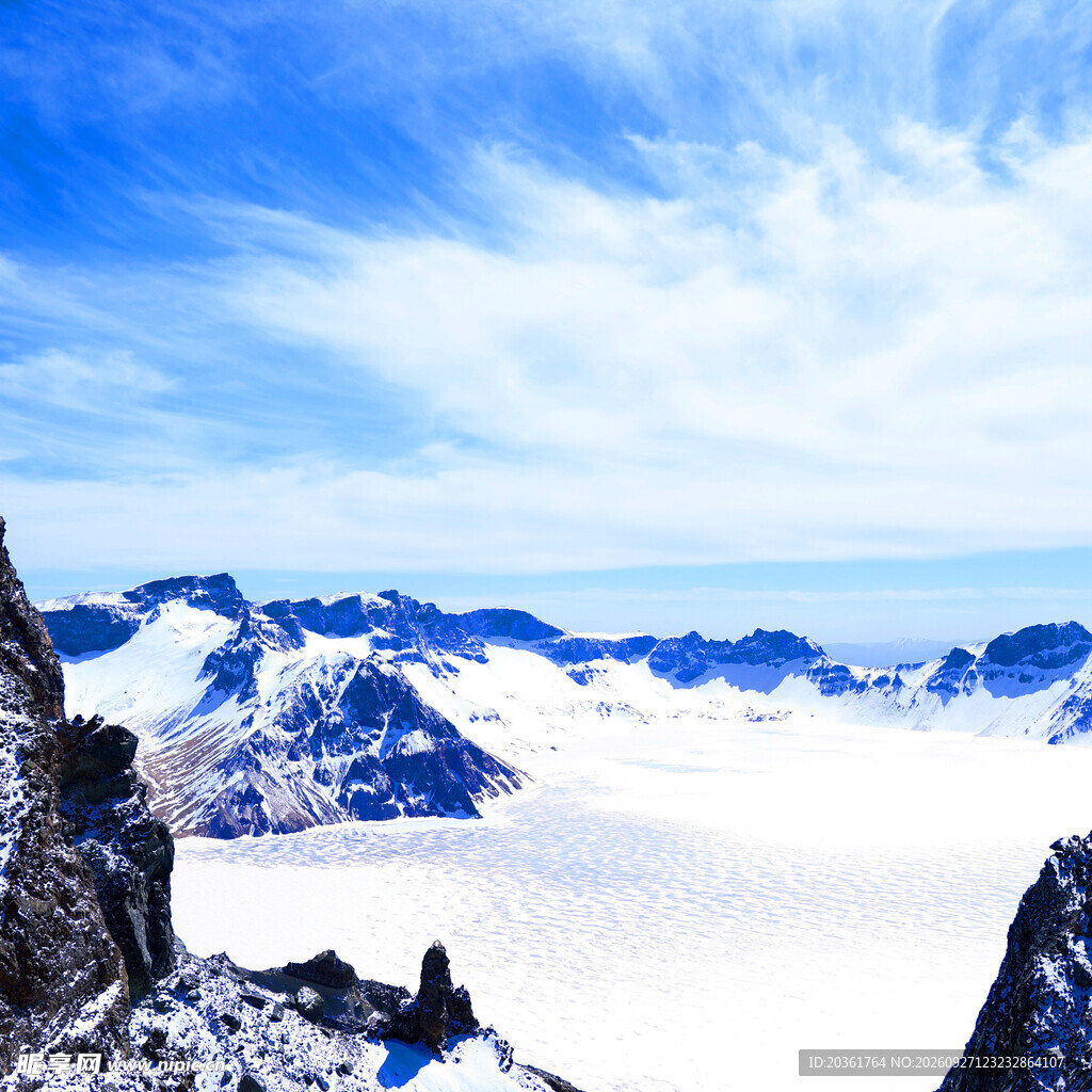 雪山云海晴空美景