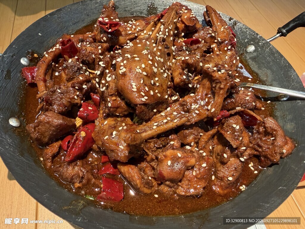 香辣黑鸭煲