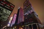 都市高楼夜景仰拍