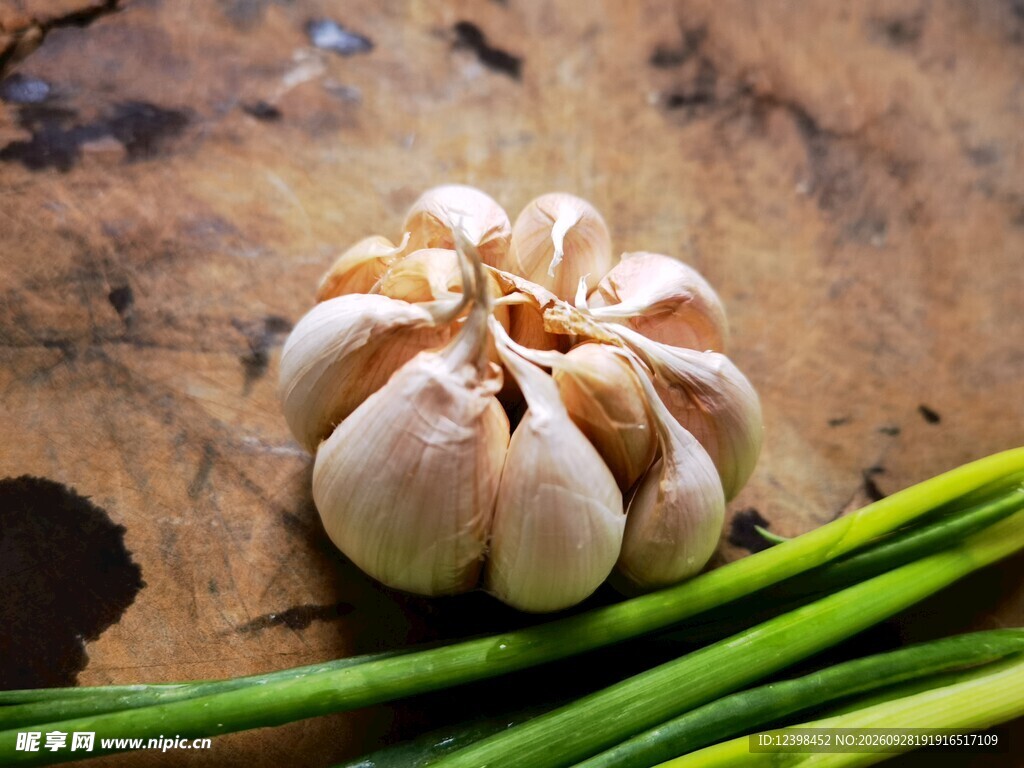新鲜大蒜食材