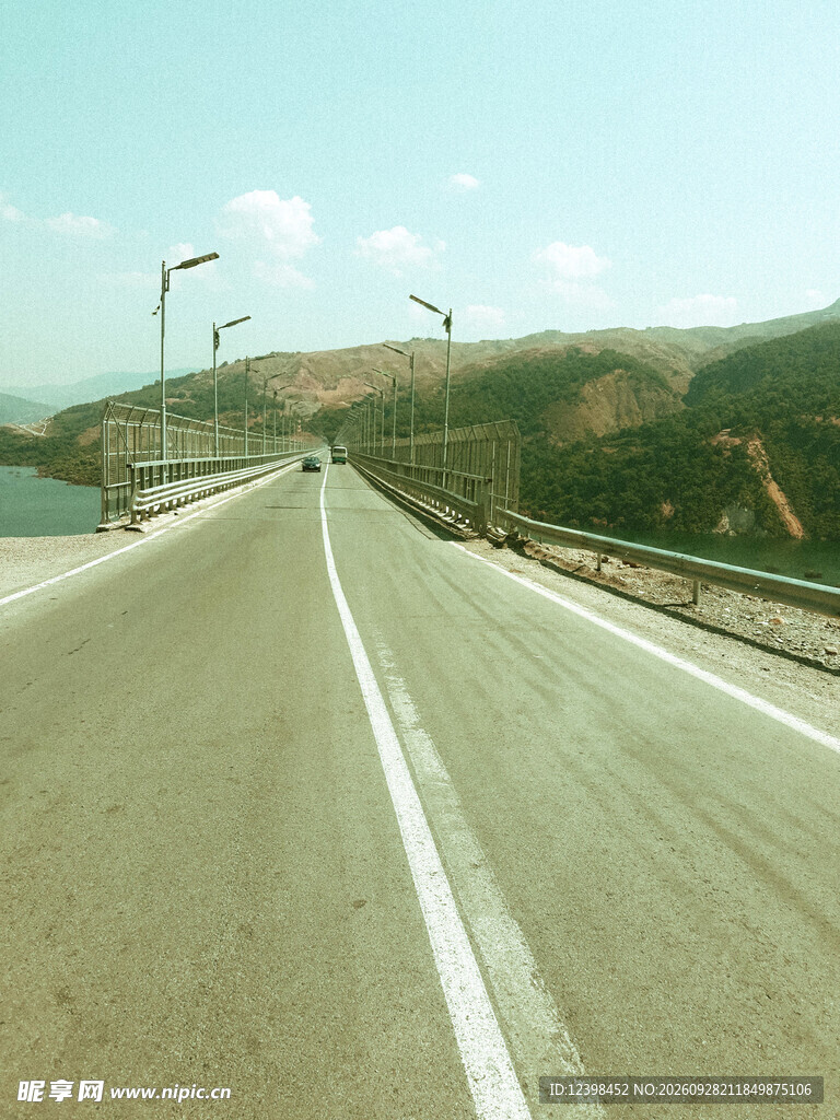 道路