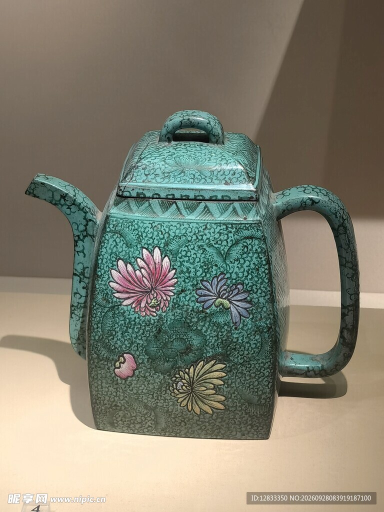 绿釉彩绘花卉方茶壶
