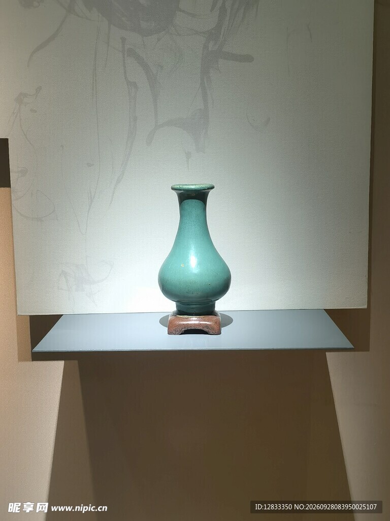 青釉瓷瓶馆藏展示