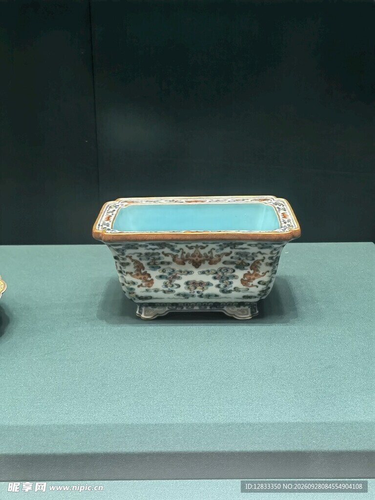 馆藏青花四方瓷盆
