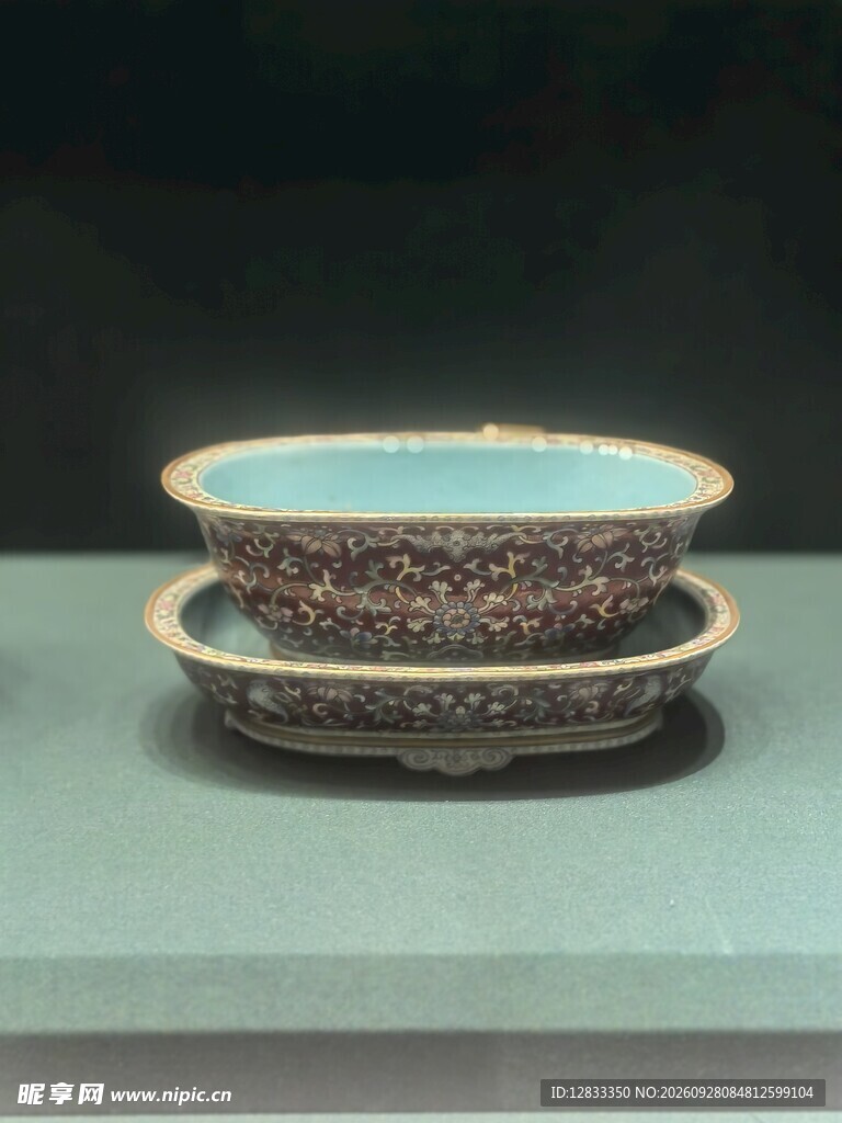 古代带托瓷洗文物