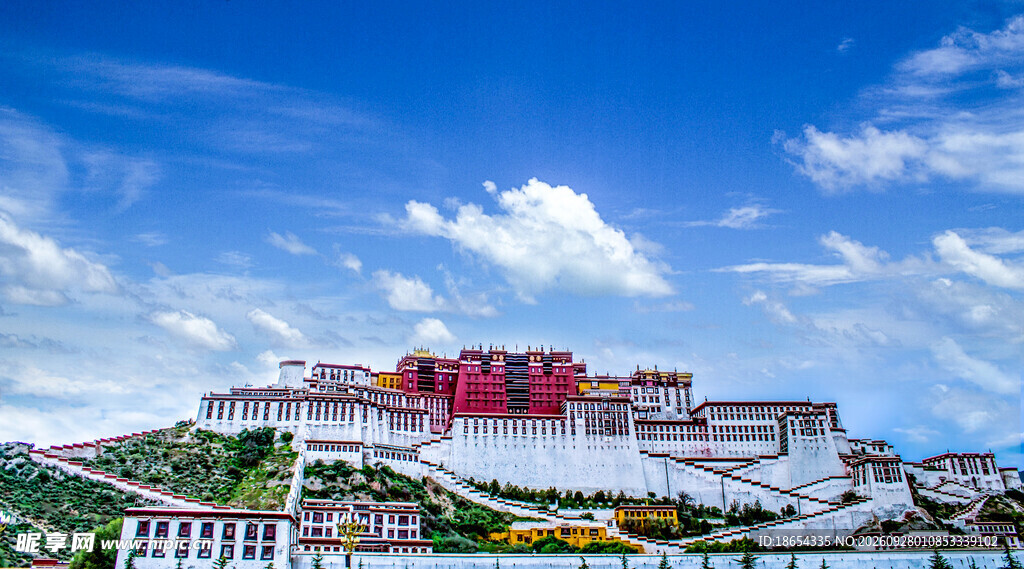 布达拉宫晴空美景