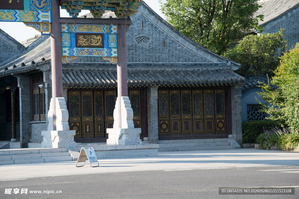 中式传统古建牌坊