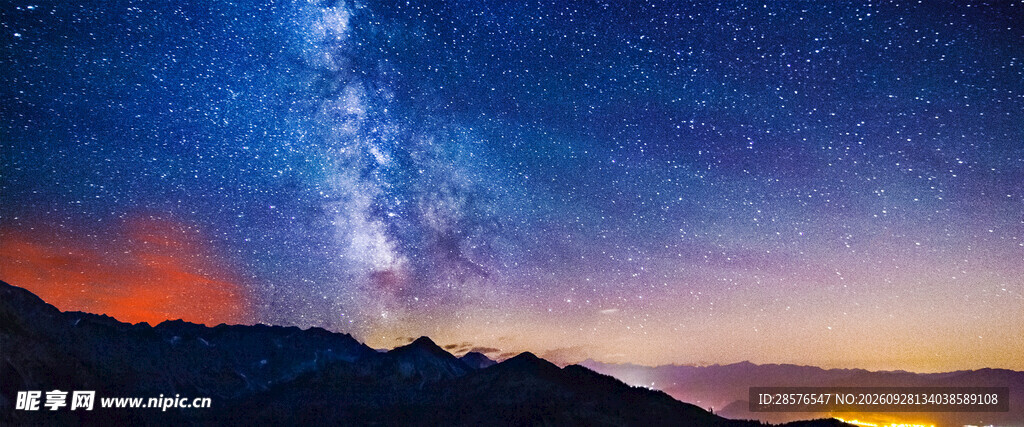 山野暮色银河星空