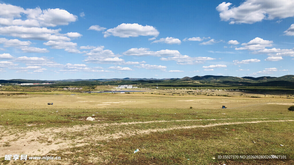原野晴空自然风光