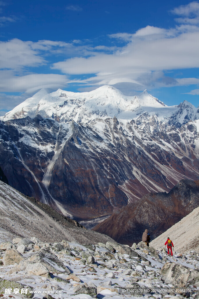 高原雪山壮丽风光