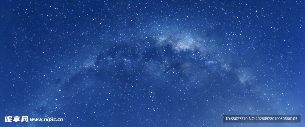 夜空薄云隐月