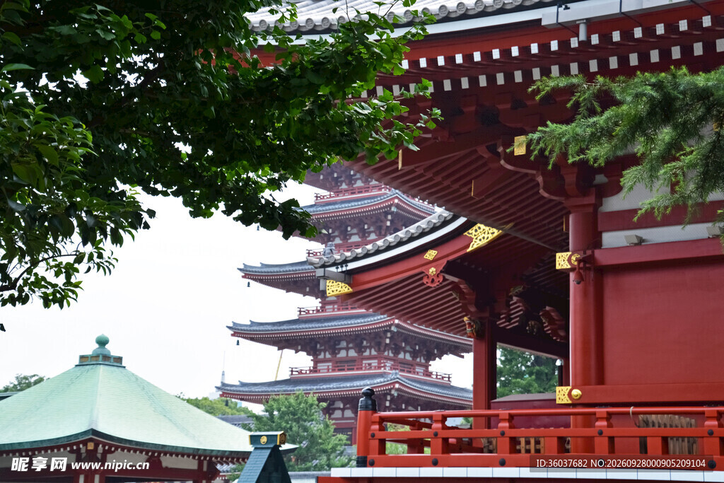 日式古寺五重塔风光