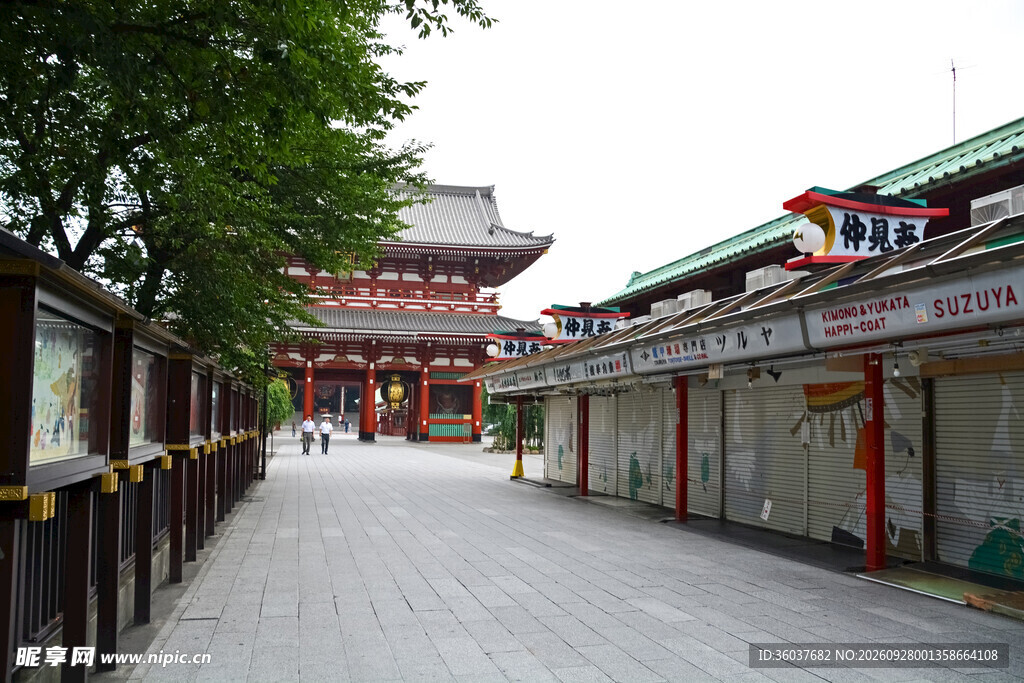 古寺入口步道景观